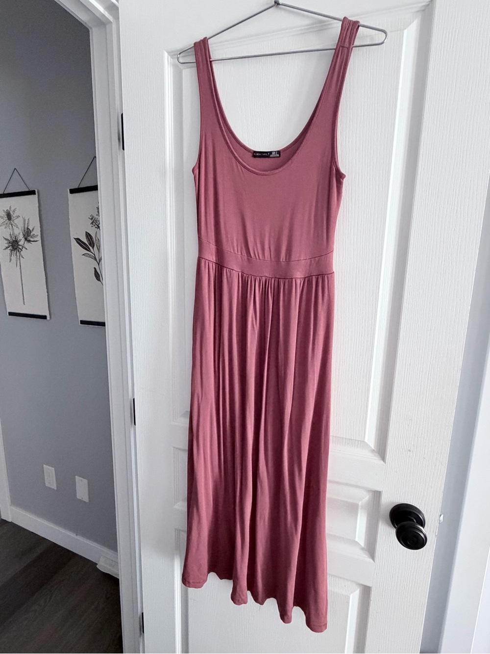 Black Tape Mauve Scoop-Neck midi Dress